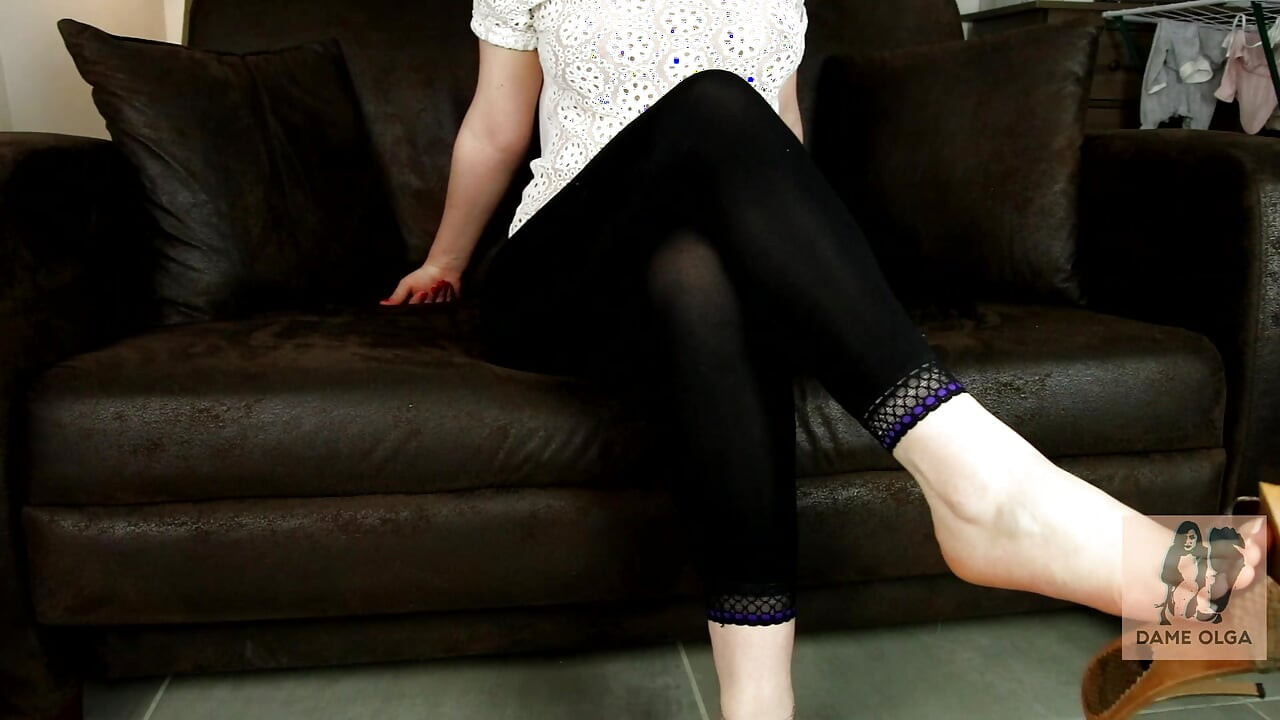 Schuhspiel und baumeln mit High Heels Holz pantoletten