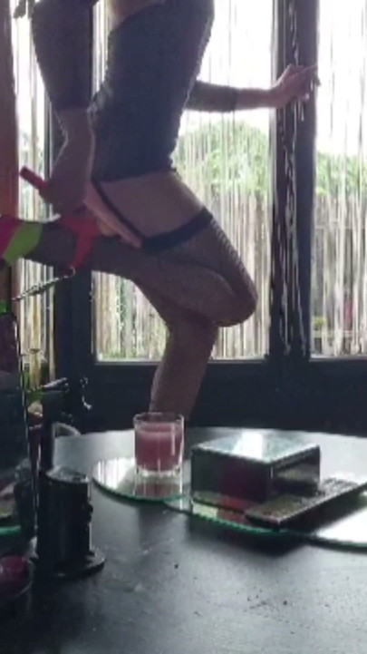 Travesti francesa em uniforme de polícia, porra 25:17, Vanessabitchx Parischiennetrvprod