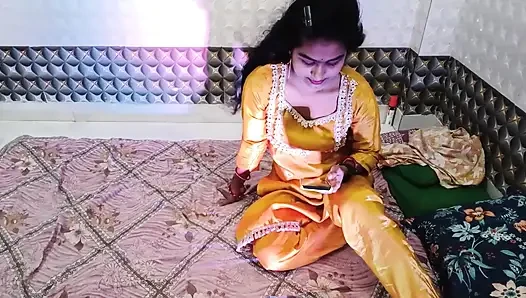 Gerçek desi evli kadın kovboy kız ve geleneksel kıyafetlerle tutkulu seks