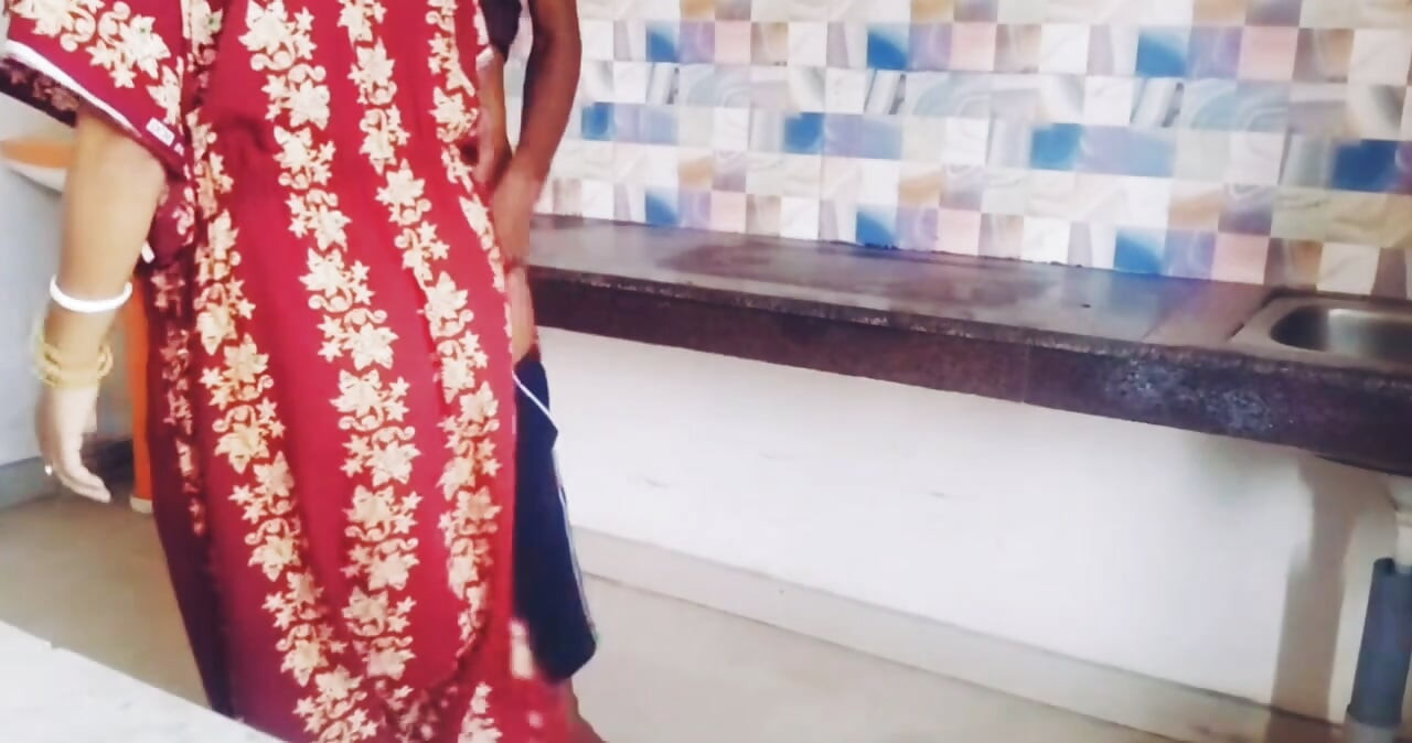 Desi Bhabi chcą skorzystać z szansy na ssanie Hot Devar Wielki czarny kutas w kuchni
