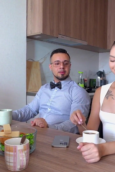 Asyalı evli kadın kvini kim ve kocası Nicole Murkovski ile garip üçlü seks yapıyor!