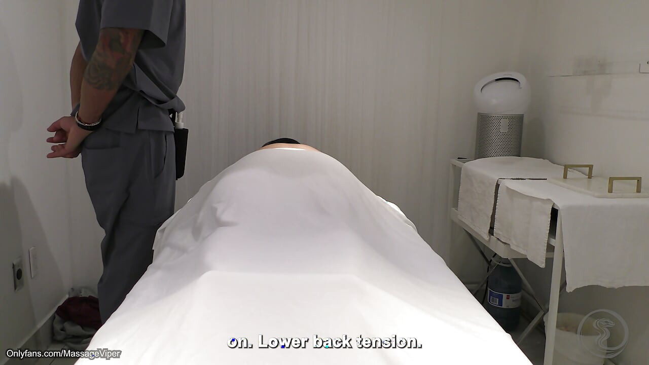 자지를 빠는 18세 소녀