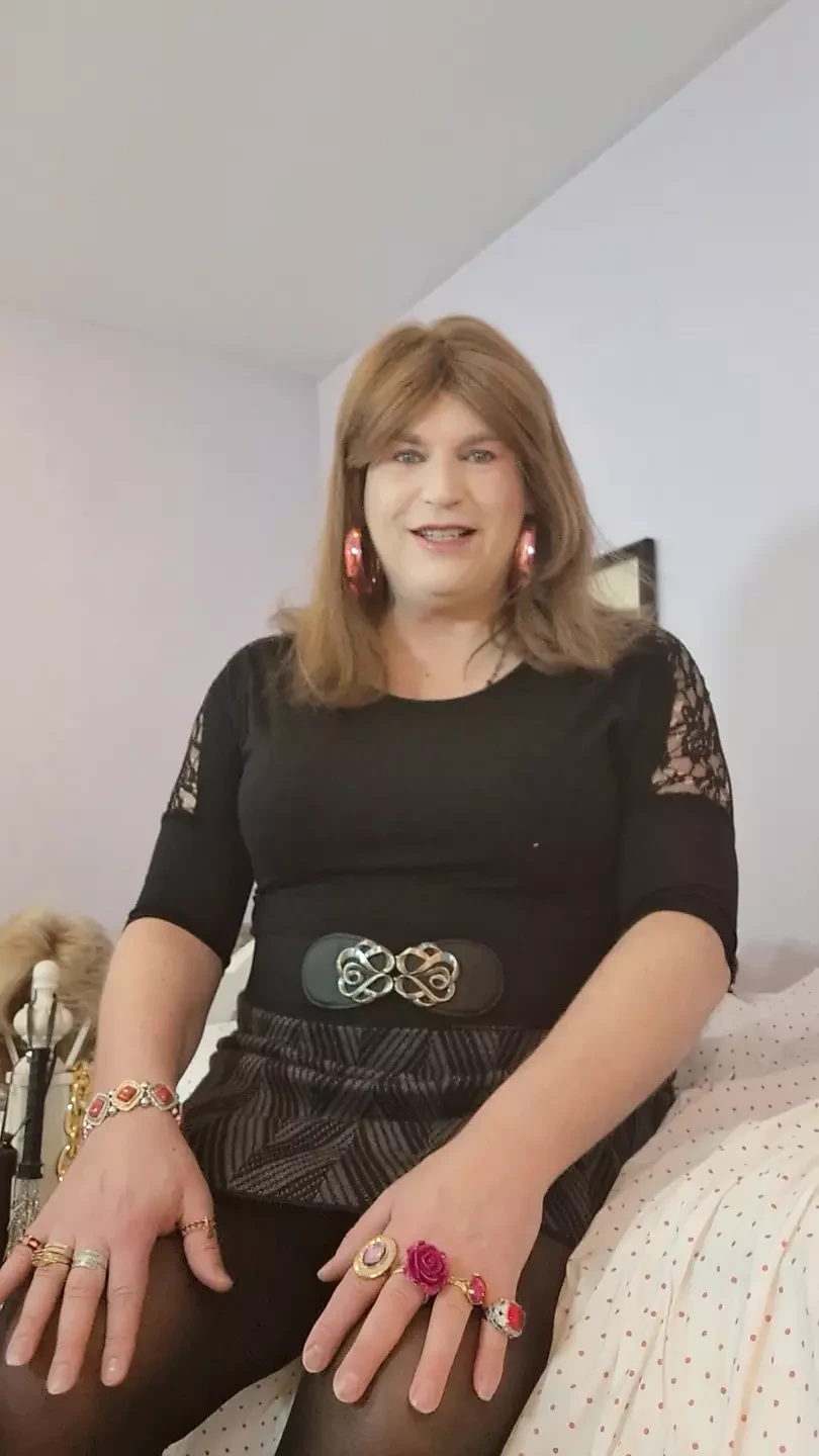 Get closer to my tiny limp clitty and my pink wet sissy pussy!