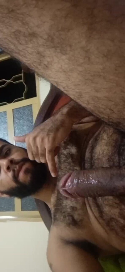 Ich zeige den schwanz und den sack