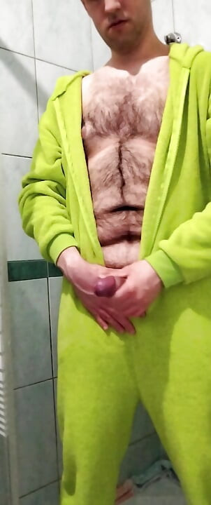 Grinch shower time