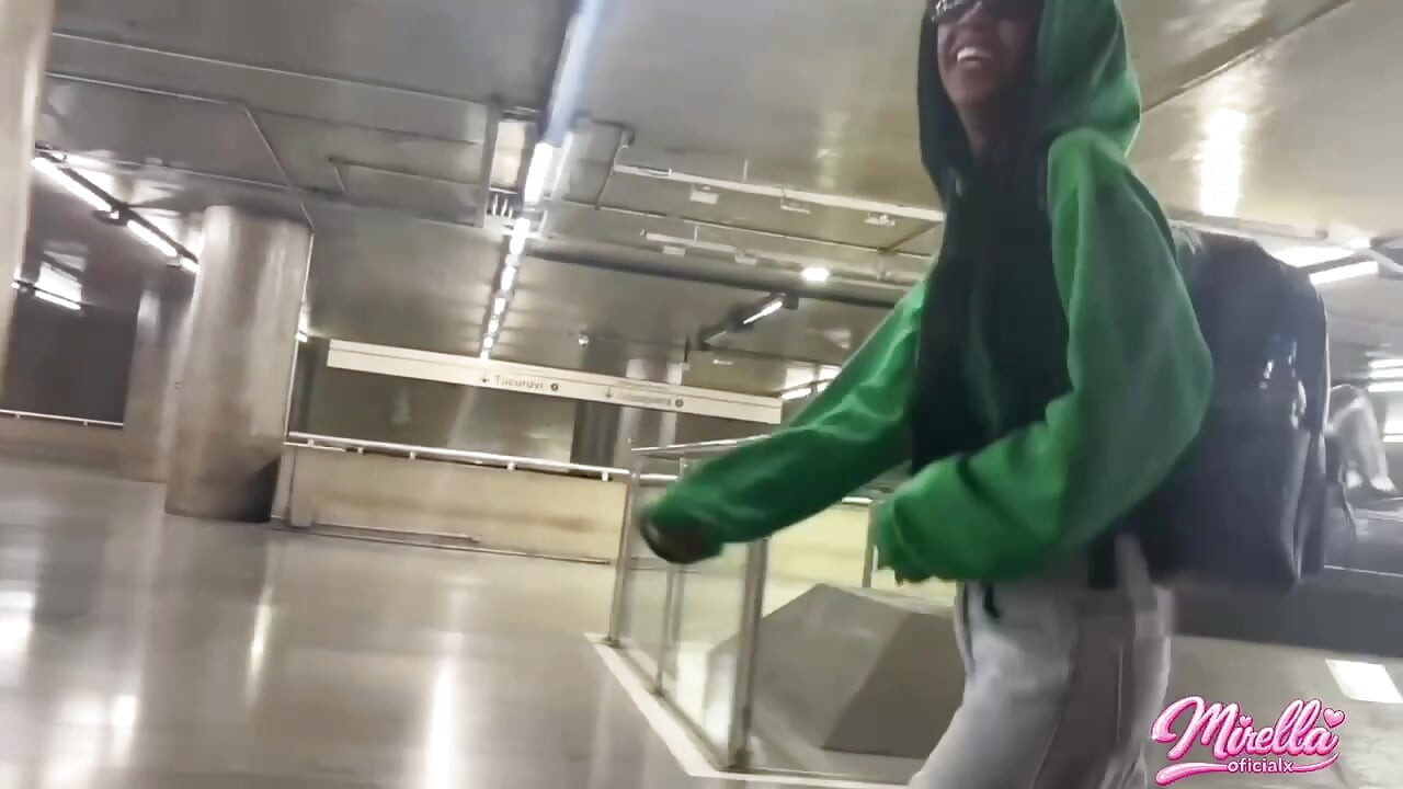 She Can't Stand to See the Volume Marking and Sucked Me Inside the São Paulo Subway