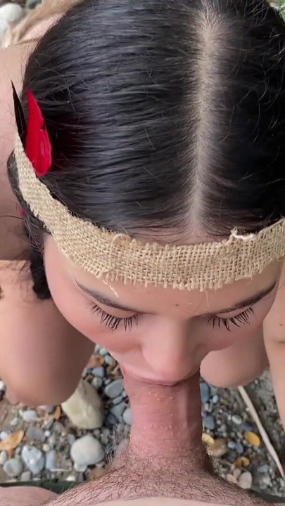 Verloren im Wald finde ich ein sexy indisches Mädchen, das verzweifelt nach Schwanz verliebt war | Clip 1