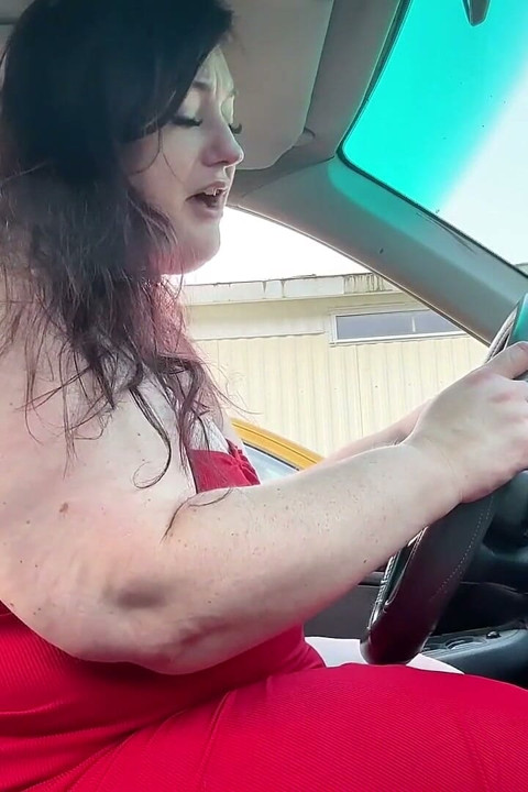 Bbw Versus încăpățânat masina determinat și cranking va începe vreodată? Bella Blast