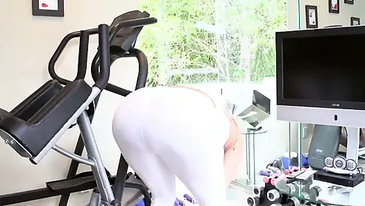 Lustvolle bootties szene-3 molliges ebenholzmädchen fickt am ende im fitnessstudio mit einer letzten gesichtsbesamung