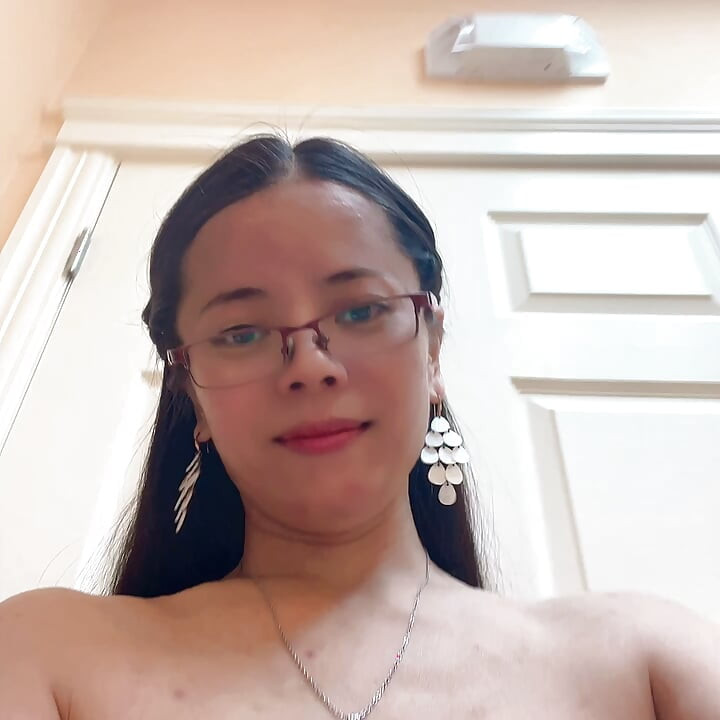 strip full nake show petite body