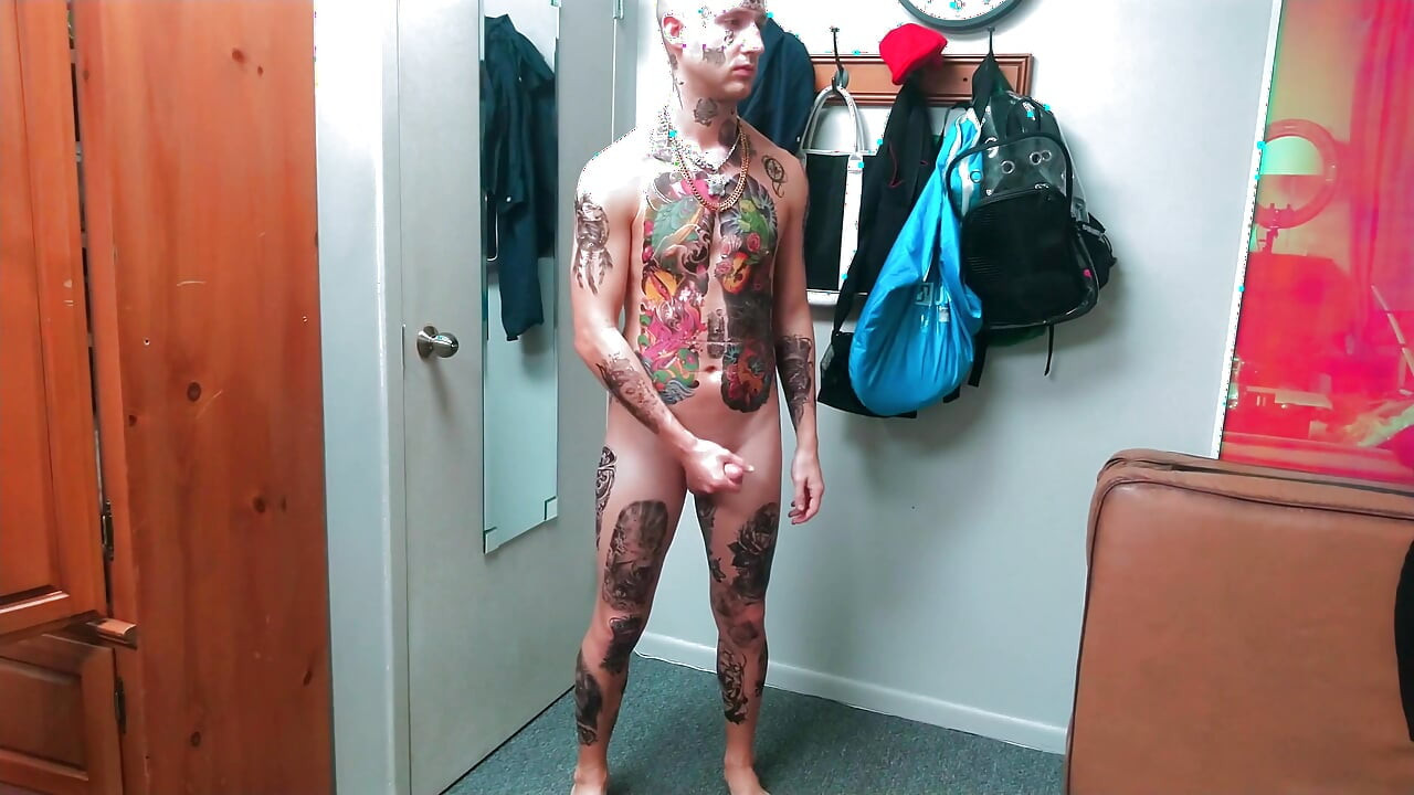 Fullt Tatovert Mann Dildo Knullet