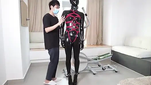 Mz27 - gadis ini diikat dengan lateks di treadmill