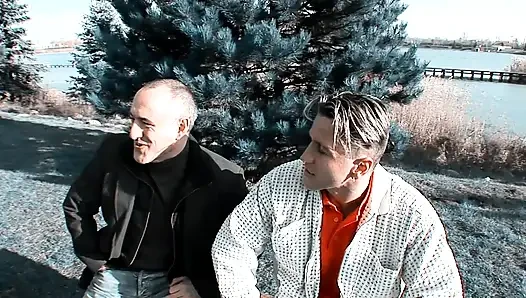 Dua kontol ngentot pantat basahku dan memekku yang dicukur!!