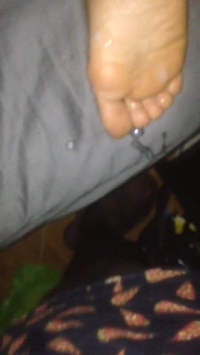 A lot of cum on soles