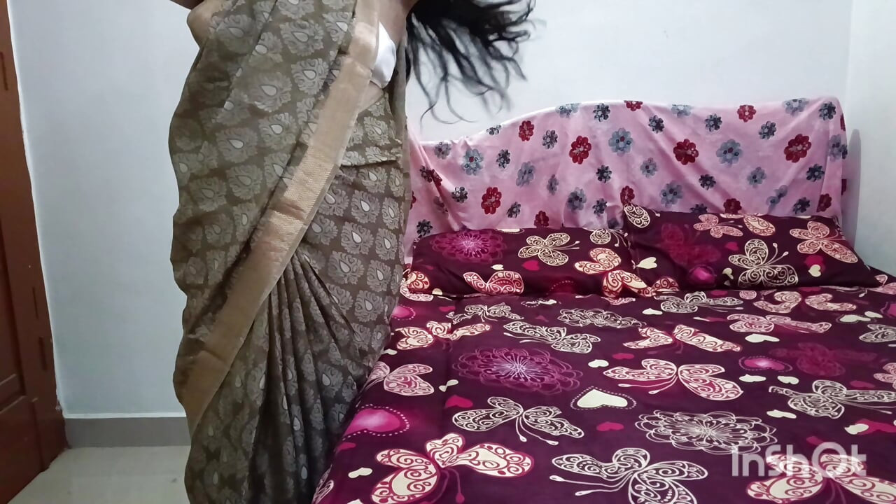 Дезі гарячі тітоньки супер цицьки насолоджуються