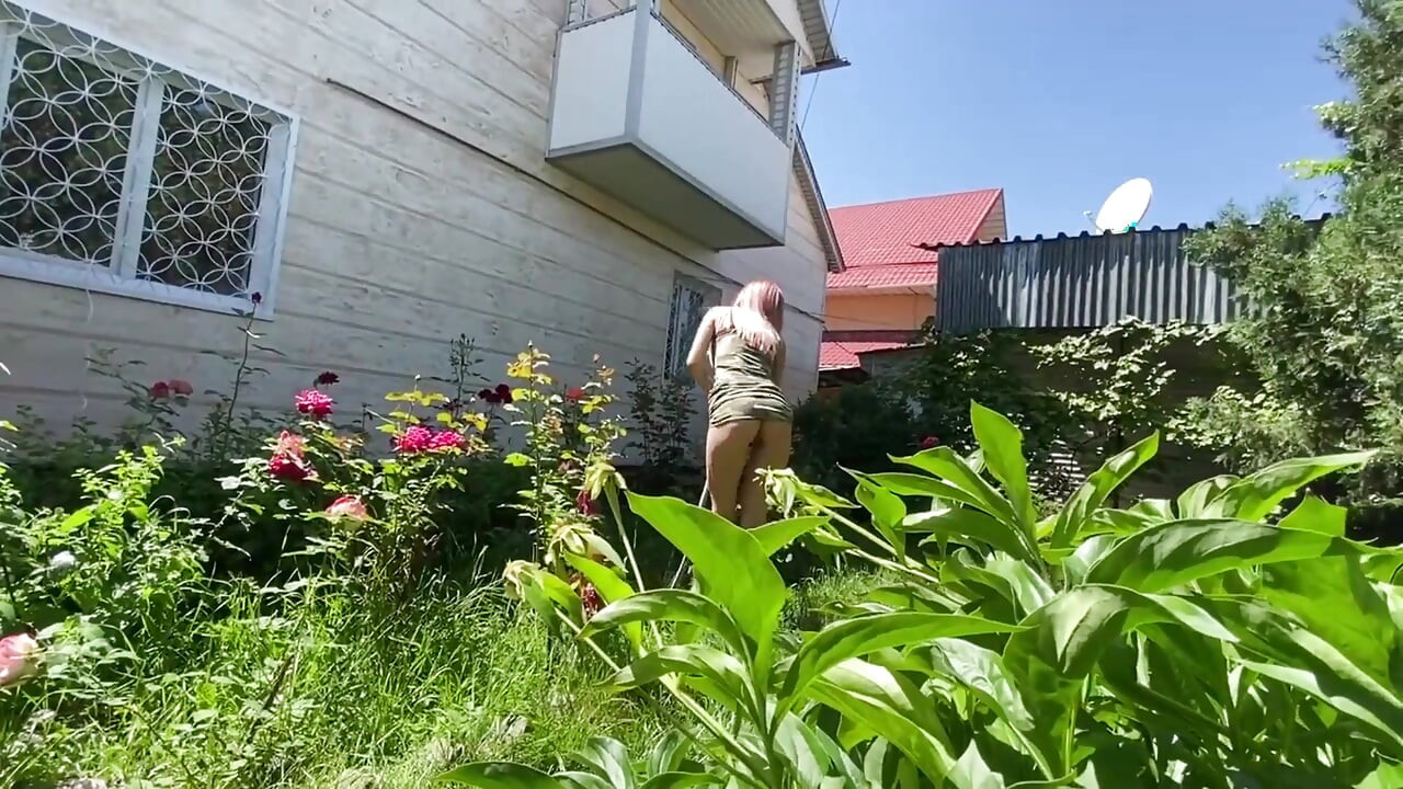 在公園裡與男人粗暴性愛