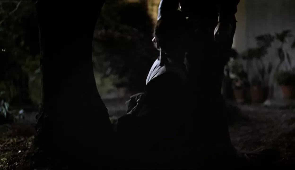 O fantasma – Gay cop scene