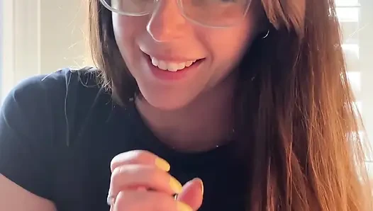 Hottie mit brille sagt dir, wie du streichelt!