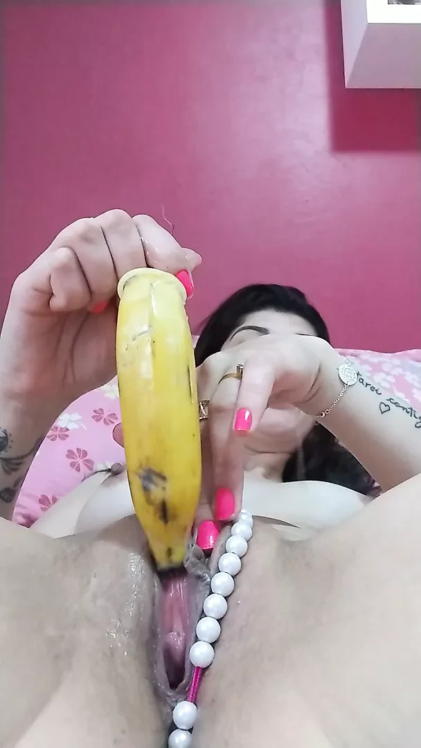 Трахаю с бананом