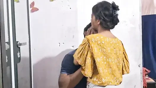 Delivery boy with Indian Beautiful Wife Fu.cking hot