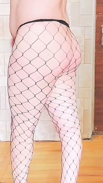 Žhavá a happeningová: Blonďatá crossdresserova živá dobrodružství | Klipy 1