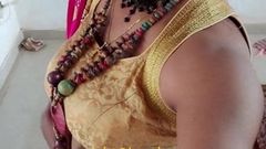Travesti indien, Lara D'souza, vidéo sexy en sari