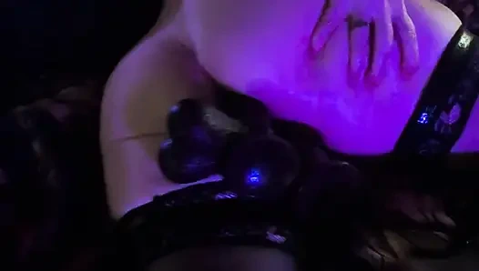 Çifte büyük zenci yarağı dildo ply ve ayak parmaklarının ucunda döl!