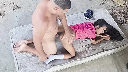 Evimin terasında yatakta seks yaptım