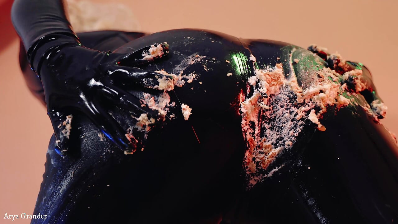 Sexy latex fetish video birthday cake splosh!