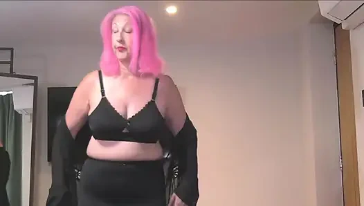 Я случайно заходи в твою комнату, и мы в конечном итоге трахаемся