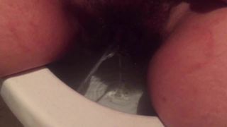 Hairy mature pissing