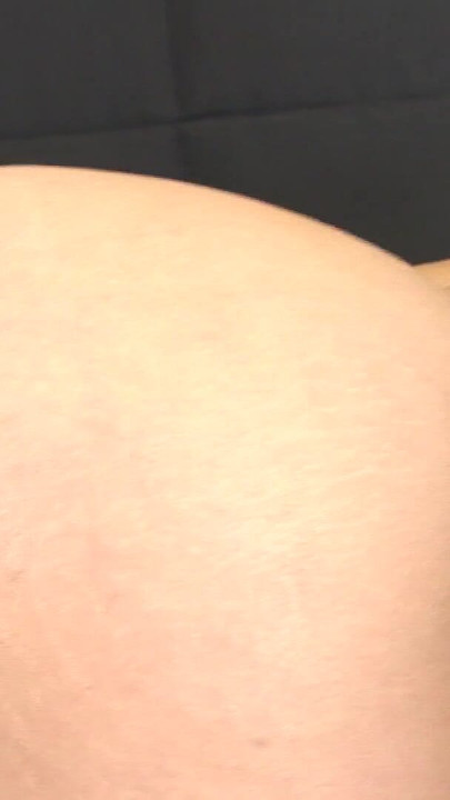 Captivating moment from "Alte Milf bekommt die Pussy ausgeleckt und wird gefickt"
