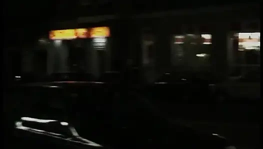 Немецкая милфа-блондинка в соло-действии