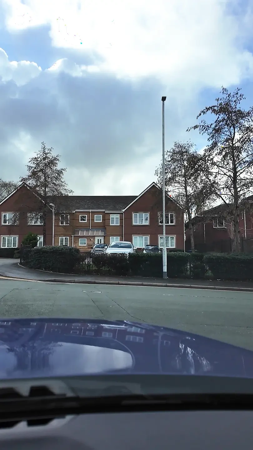 Sexy Crossdresser kellycd out for a drive in sexy stockings and heels