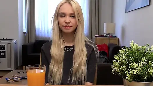 Сексуальной студентке нужны деньги - Интервью