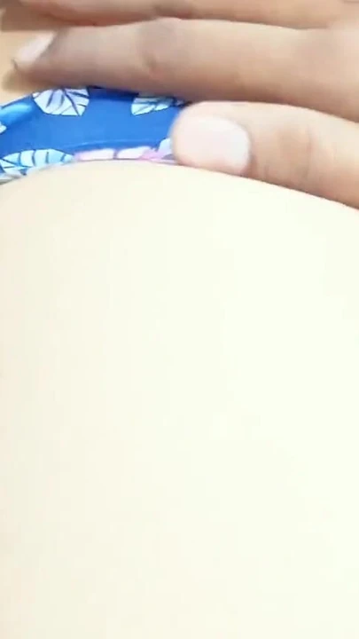 必须分享的时刻来自“我的学生想和我做爱，所以我邀请他在家里上课”