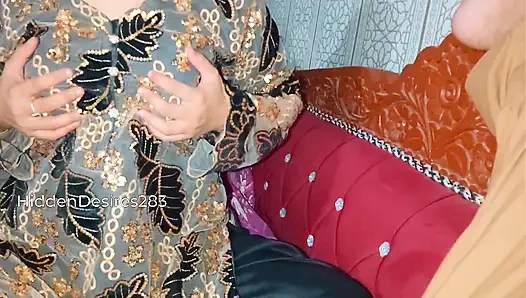 Seksi üvey kız kardeşlerim büyük milki göğüsler büyük yarağımın tadını çıkarıyor ve ustalaşıyor