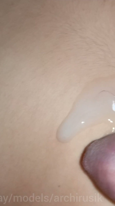 Pibes lindos y agrandados en una cogida caliente con pijas grandes ¡y se llenan de leche! | Clip 3
