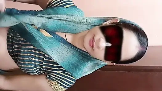 The newlywed bride was fucked in missionary position by her husband and he released all his semen into her tight pussy.