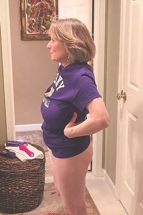 Sporty GILF