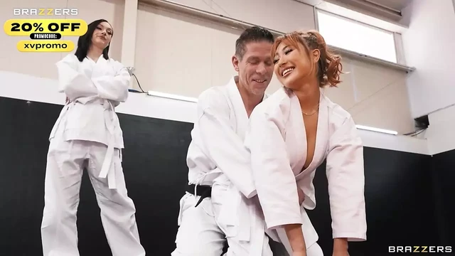 Dojo Pussy Slam Jazmin Luv, Mina Luxx Brazzers