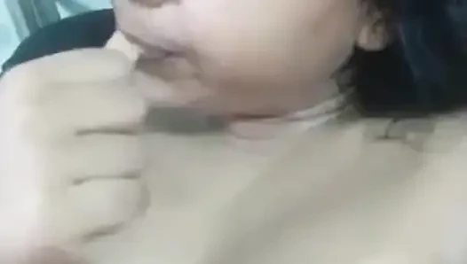 Saf Hintli desi seksi bebek Soniya kendimi sikiyor