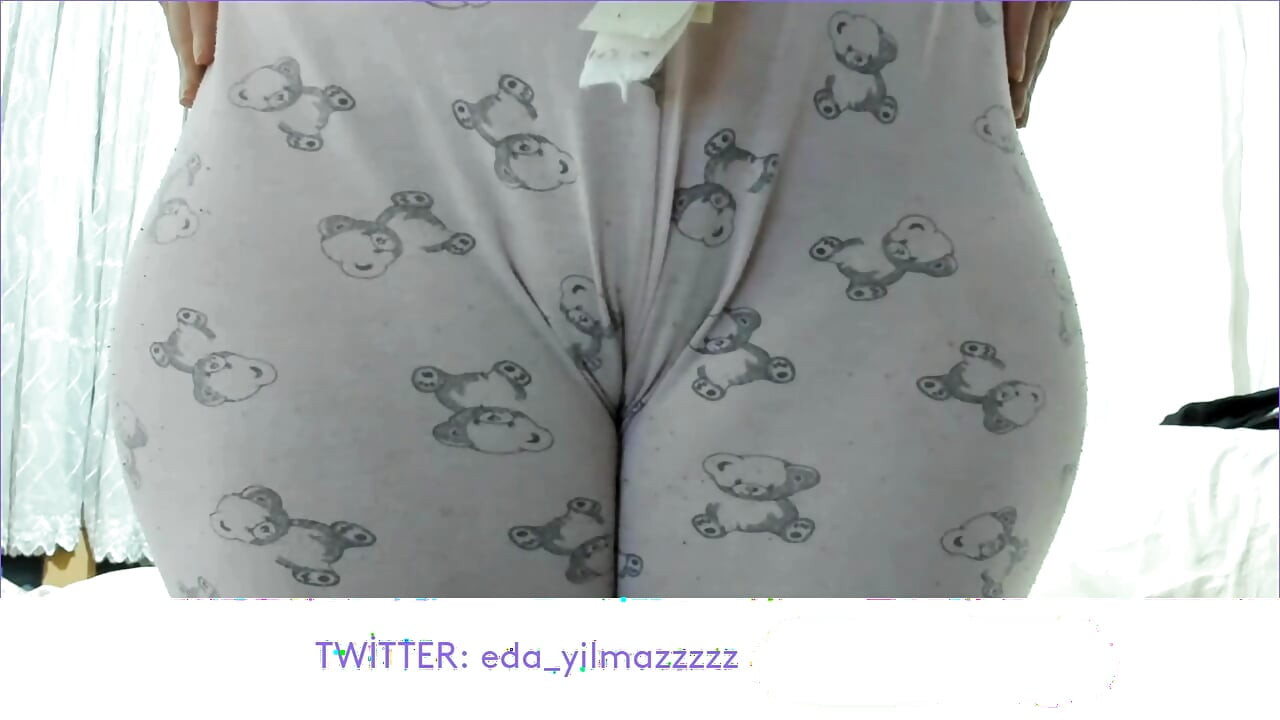 CAMELTOE- MASTURBATION IN PAJAMAS- TURKISH MILF- TURKISH PORN