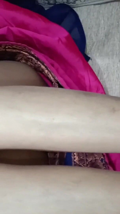 Desi lábmunka dögös bhabhitól | Klip 1