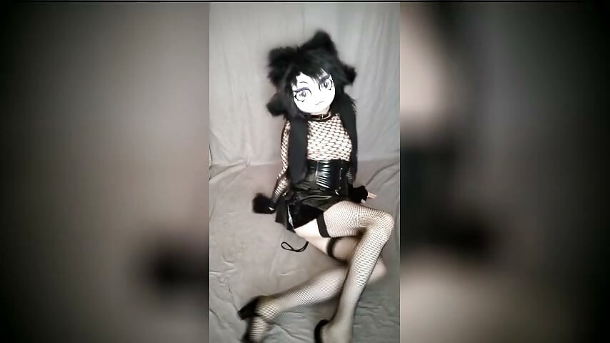 Predstavljam Nyru Kigurumi krznenu mačku