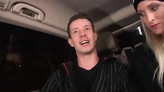 Blondine Hart Gefickt Im Fickbus