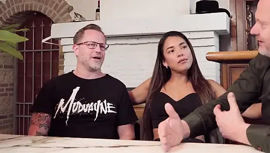 Крылья и когти: Пол Часть 3 — Личная жизнь, отсутствие уверенности и то, что произошло на диване