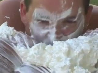 Desertul lui Holly Body