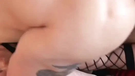 Возбужденная студентка получила кримпай от незнакомца