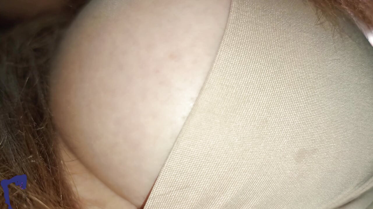 Azgın latin orta yaşlı seksi kadın hizmetçi bakış açısıyla sakso çekiyor, yarağa biniyor ve döl yutuyor (ev yapımı) ateşli